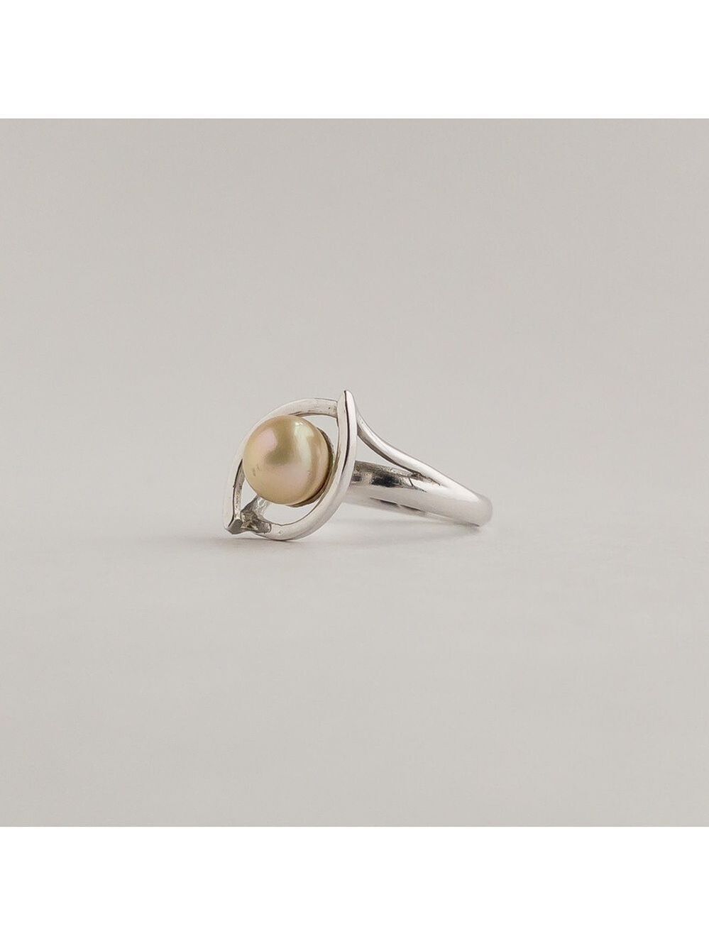 Sterling Silver Ring Solitaire White Cream Pearl Center Abstract Design Sz 6.75